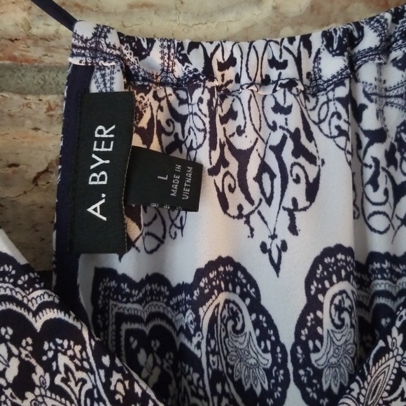 Top - Picture 2 of 3